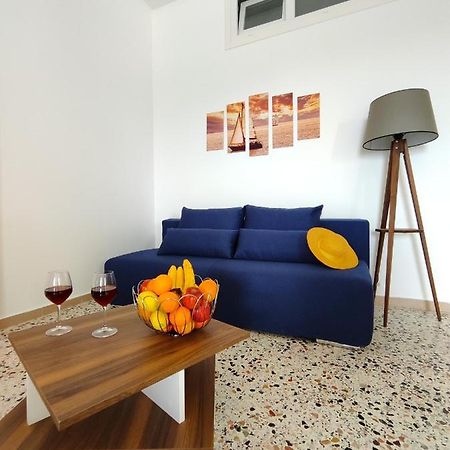 Oasis Apartments เปริสซา ภายนอก รูปภาพ