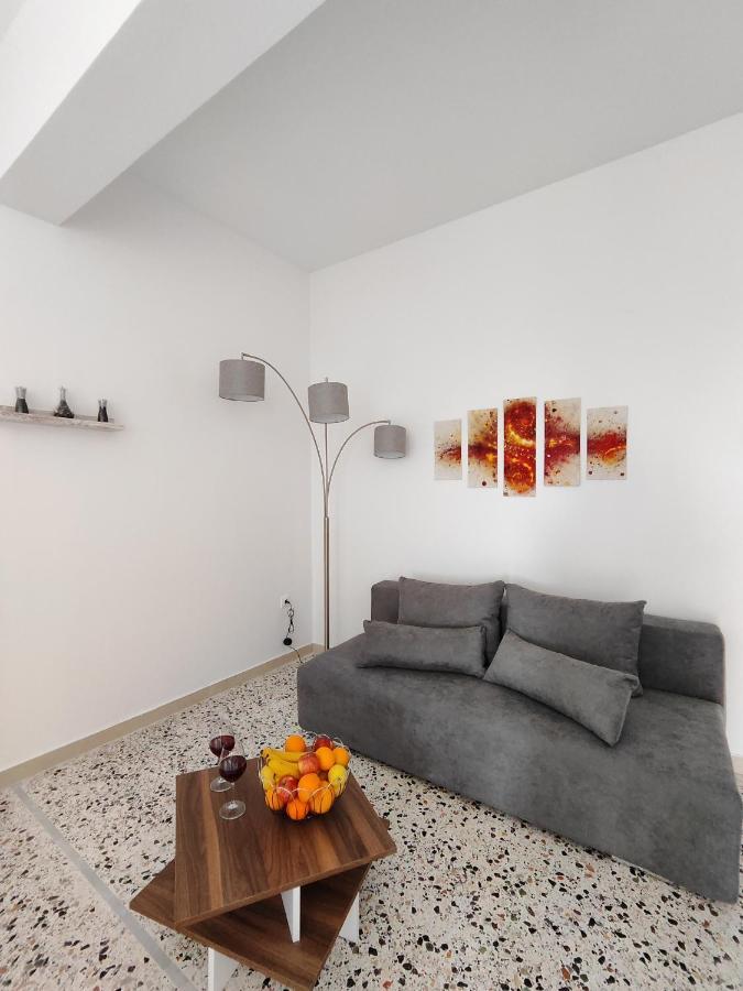 Oasis Apartments เปริสซา ภายนอก รูปภาพ