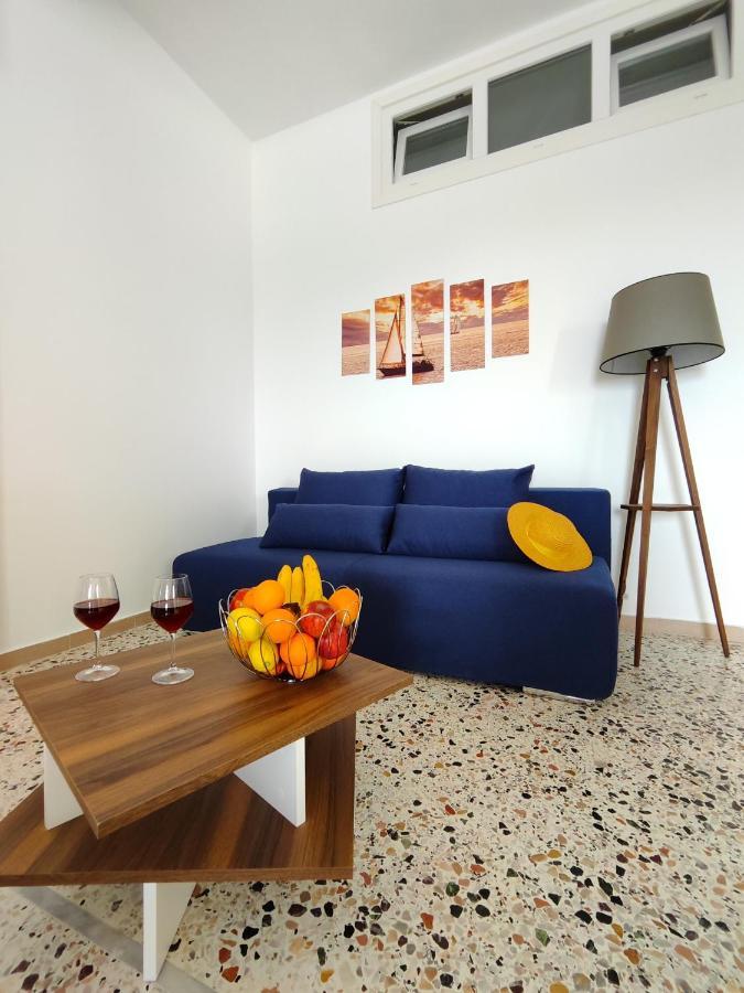 Oasis Apartments เปริสซา ภายนอก รูปภาพ