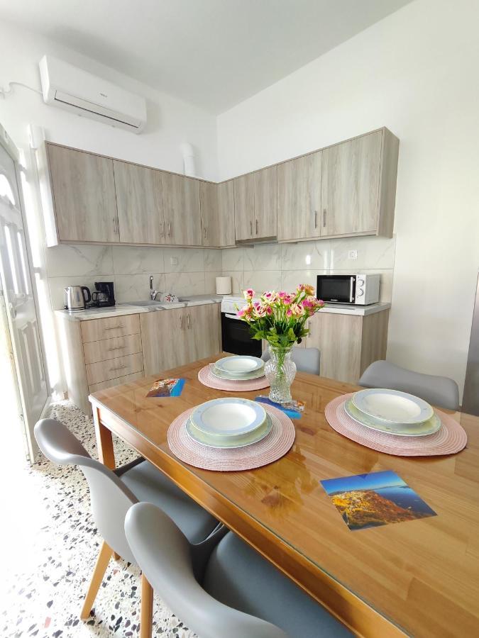 Oasis Apartments เปริสซา ภายนอก รูปภาพ