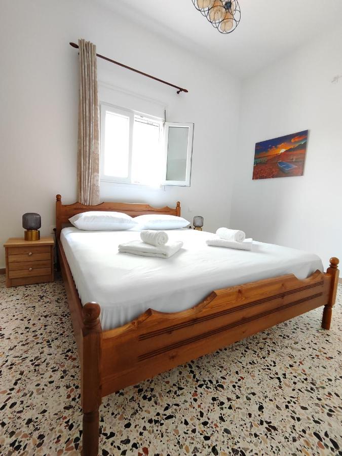 Oasis Apartments เปริสซา ภายนอก รูปภาพ