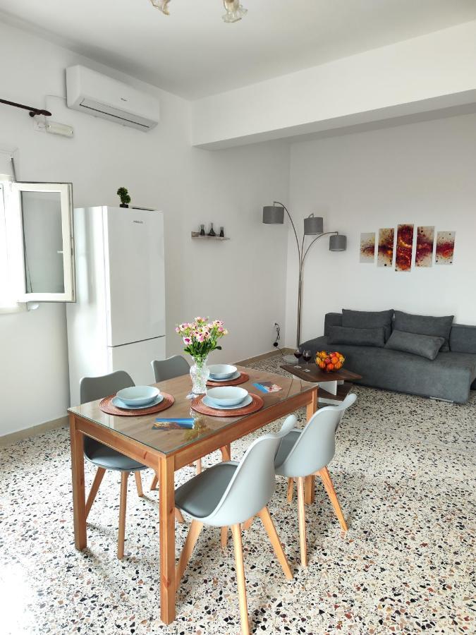 Oasis Apartments เปริสซา ภายนอก รูปภาพ
