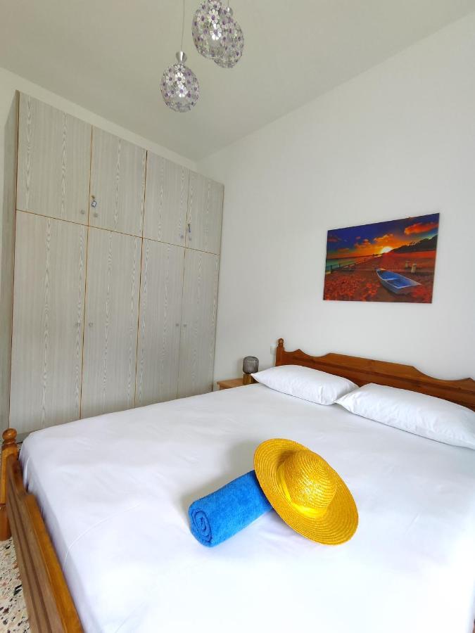 Oasis Apartments เปริสซา ภายนอก รูปภาพ