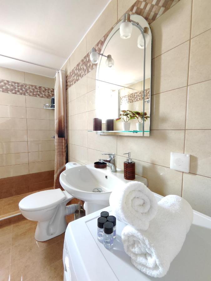 Oasis Apartments เปริสซา ภายนอก รูปภาพ