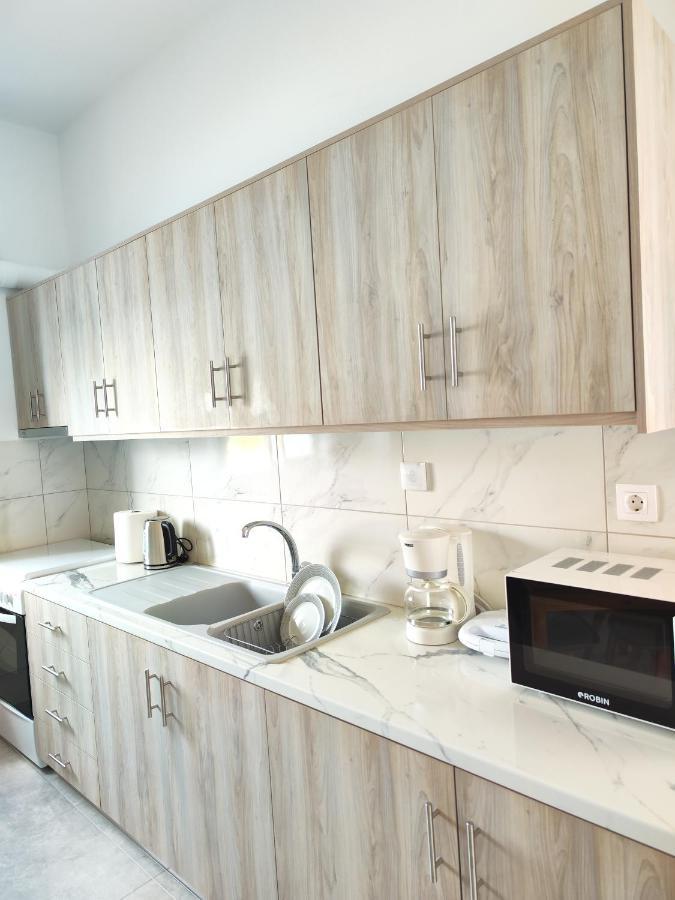 Oasis Apartments เปริสซา ภายนอก รูปภาพ