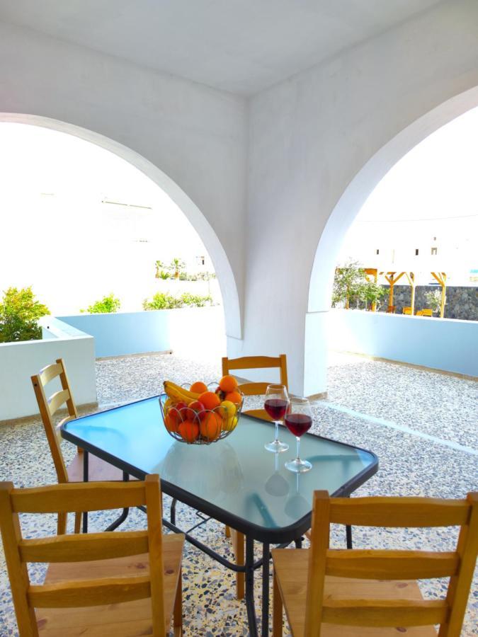 Oasis Apartments เปริสซา ภายนอก รูปภาพ