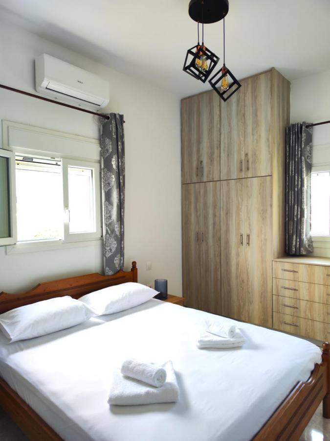 Oasis Apartments เปริสซา ภายนอก รูปภาพ