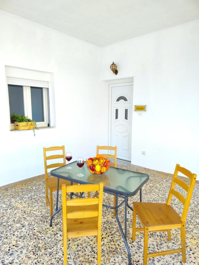 Oasis Apartments เปริสซา ภายนอก รูปภาพ
